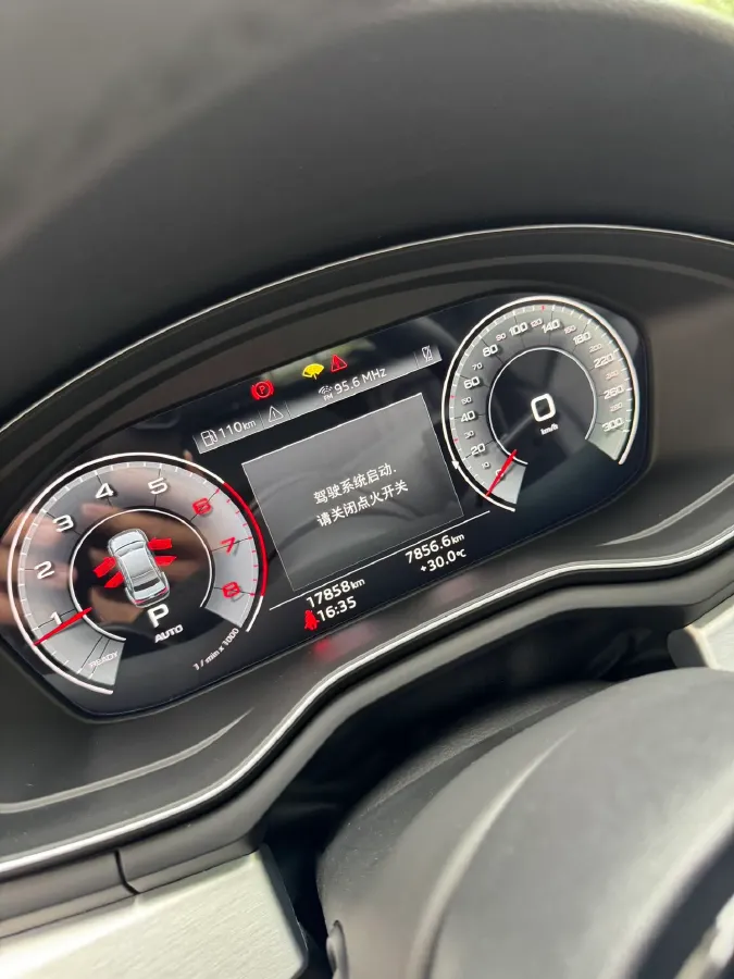 2023 Audi A4L 2.0T 190HP L4 7DCT,autocango,china used car exporter,china ev exporter,chinese used car exporter,chinese used ev exporter