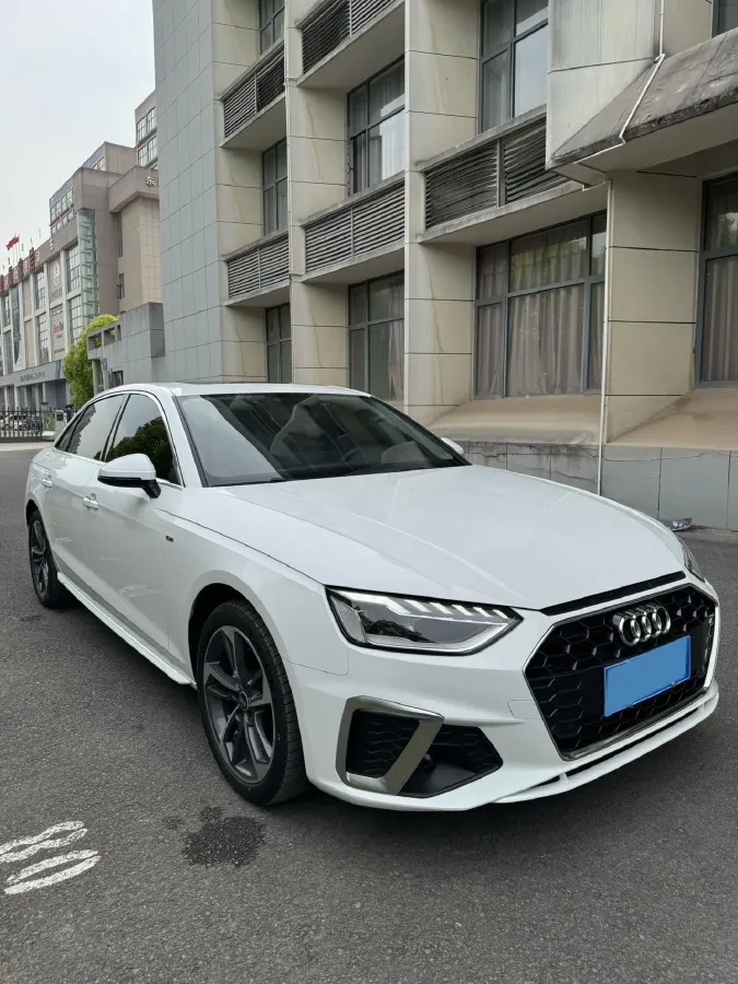 2023 Audi A4L 2.0T 190HP L4 7DCT,autocango,china used car exporter,china ev exporter,chinese used car exporter,chinese used ev exporter