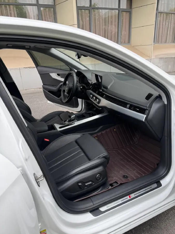 2023 Audi A4L 2.0T 190HP L4 7DCT,autocango,china used car exporter,china ev exporter,chinese used car exporter,chinese used ev exporter