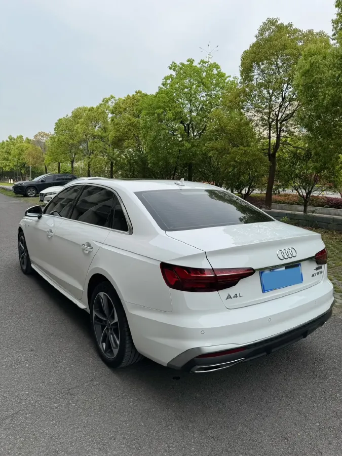 2023 Audi A4L 2.0T 190HP L4 7DCT,autocango,china used car exporter,china ev exporter,chinese used car exporter,chinese used ev exporter