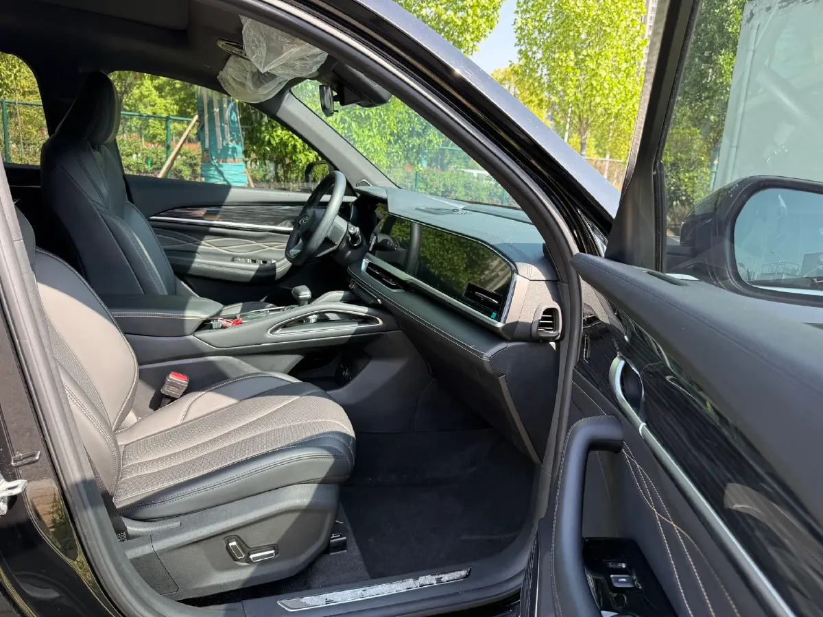 2024 Geely Monjaro 2.0T 218HP L4 7DCT,autocango,china used car exporter,china ev exporter,chinese used car exporter,chinese used ev exporter