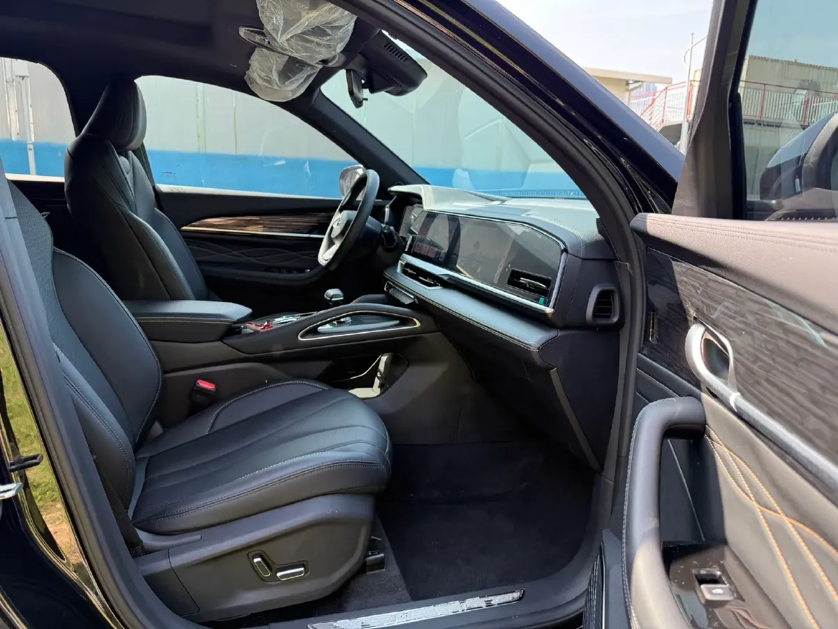 2024 Geely Monjaro 2.0T 218HP L4 7DCT,autocango,china used car exporter,china ev exporter,chinese used car exporter,chinese used ev exporter