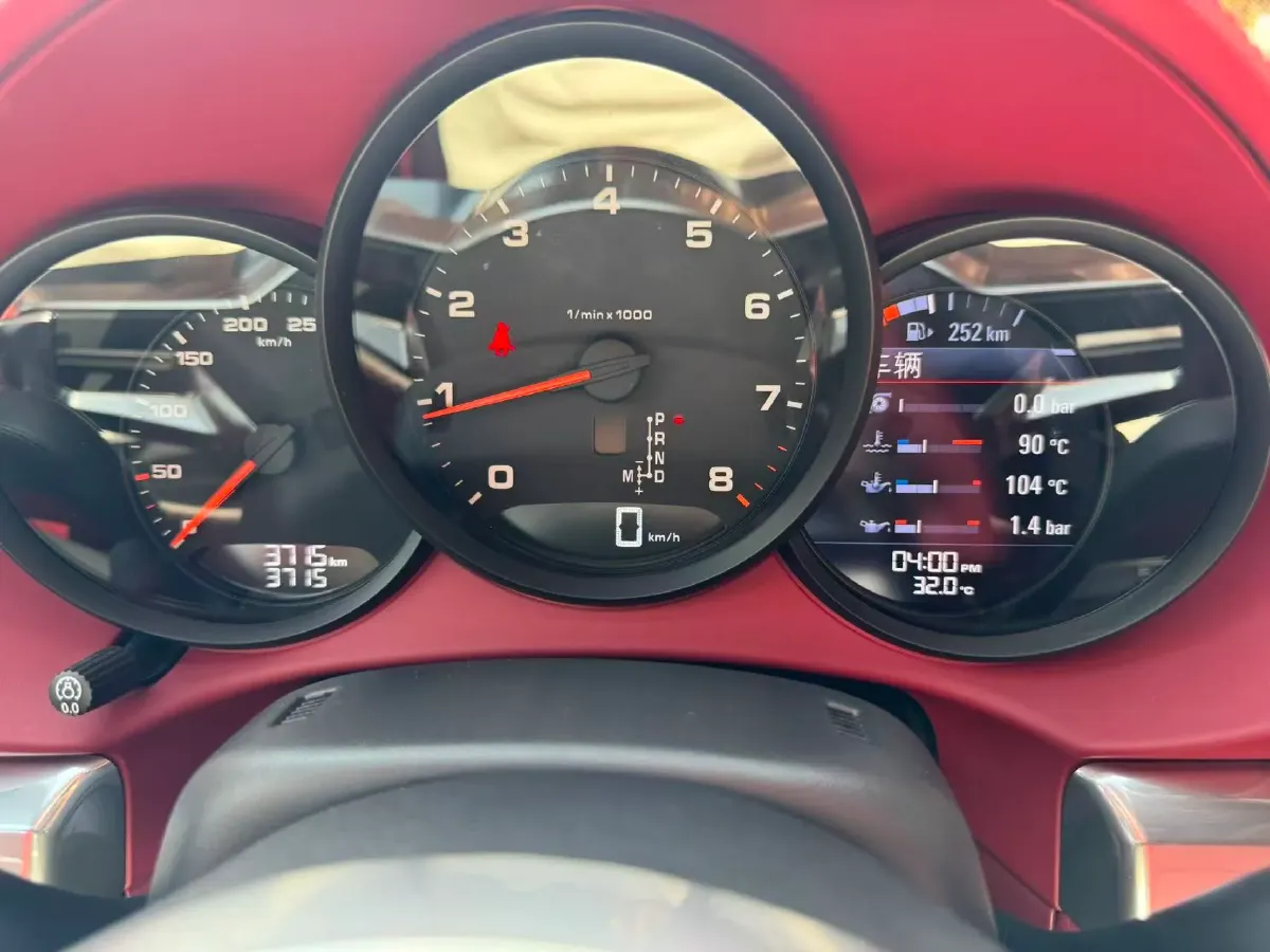 2022 Porsche 718 2.0T 250HP H4 7DCT,autocango,china used car exporter,china ev exporter,chinese used car exporter,chinese used ev exporter