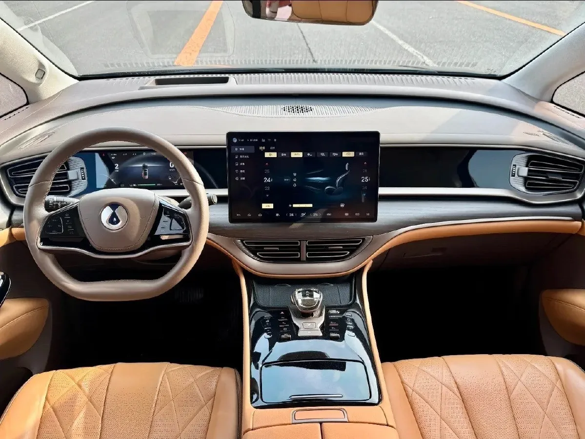 2022 Jaguar XFL 2.0T 250HP L4 8AT,autocango,china used car exporter,china ev exporter,chinese used car exporter,chinese used ev exporter