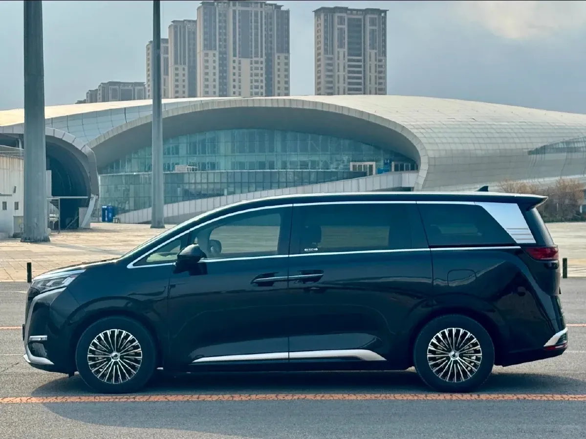 2022 Jaguar XFL 2.0T 250HP L4 8AT,autocango,china used car exporter,china ev exporter,chinese used car exporter,chinese used ev exporter