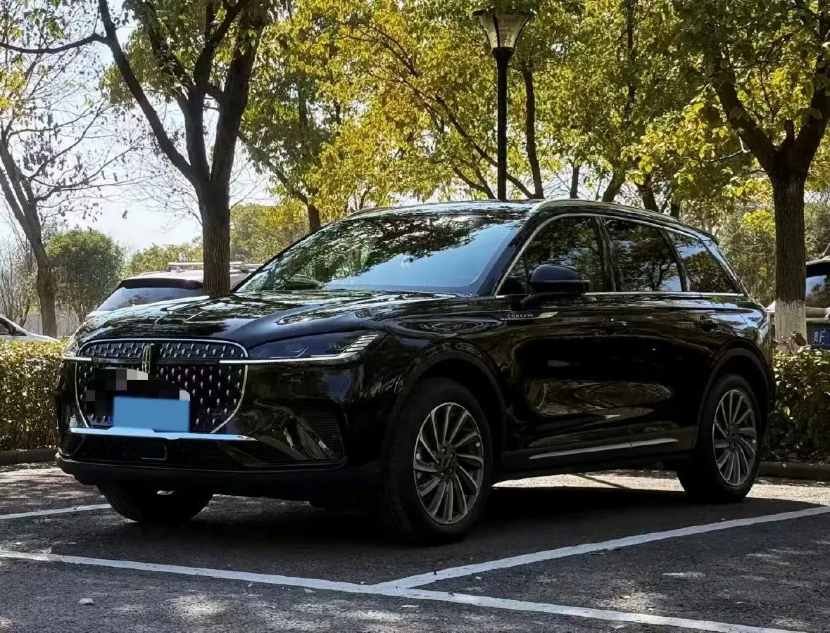2024 Lincoln Corsair 2.0T 261HP L4 8AT,autocango,china used car exporter,china ev exporter,chinese used car exporter,chinese used ev exporter