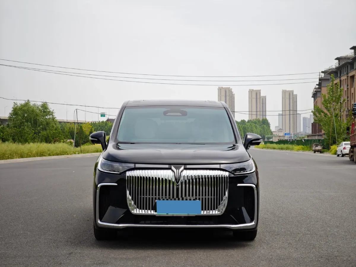 2026 Voyah Dream 1.5T 150HP L4 PHEV,autocango,china used car exporter,china ev exporter,chinese used car exporter,chinese used ev exporter