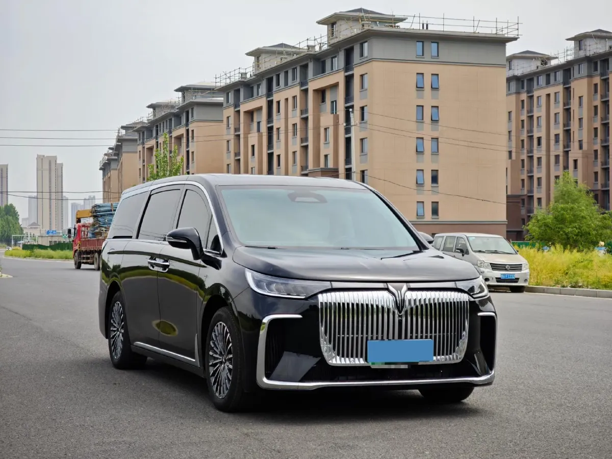 2026 Voyah Dream 1.5T 150HP L4 PHEV,autocango,china used car exporter,china ev exporter,chinese used car exporter,chinese used ev exporter