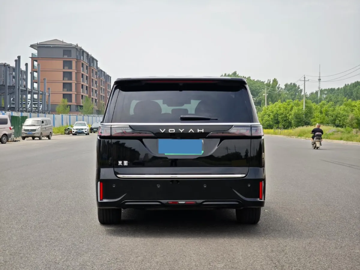 2026 Voyah Dream 1.5T 150HP L4 PHEV,autocango,china used car exporter,china ev exporter,chinese used car exporter,chinese used ev exporter
