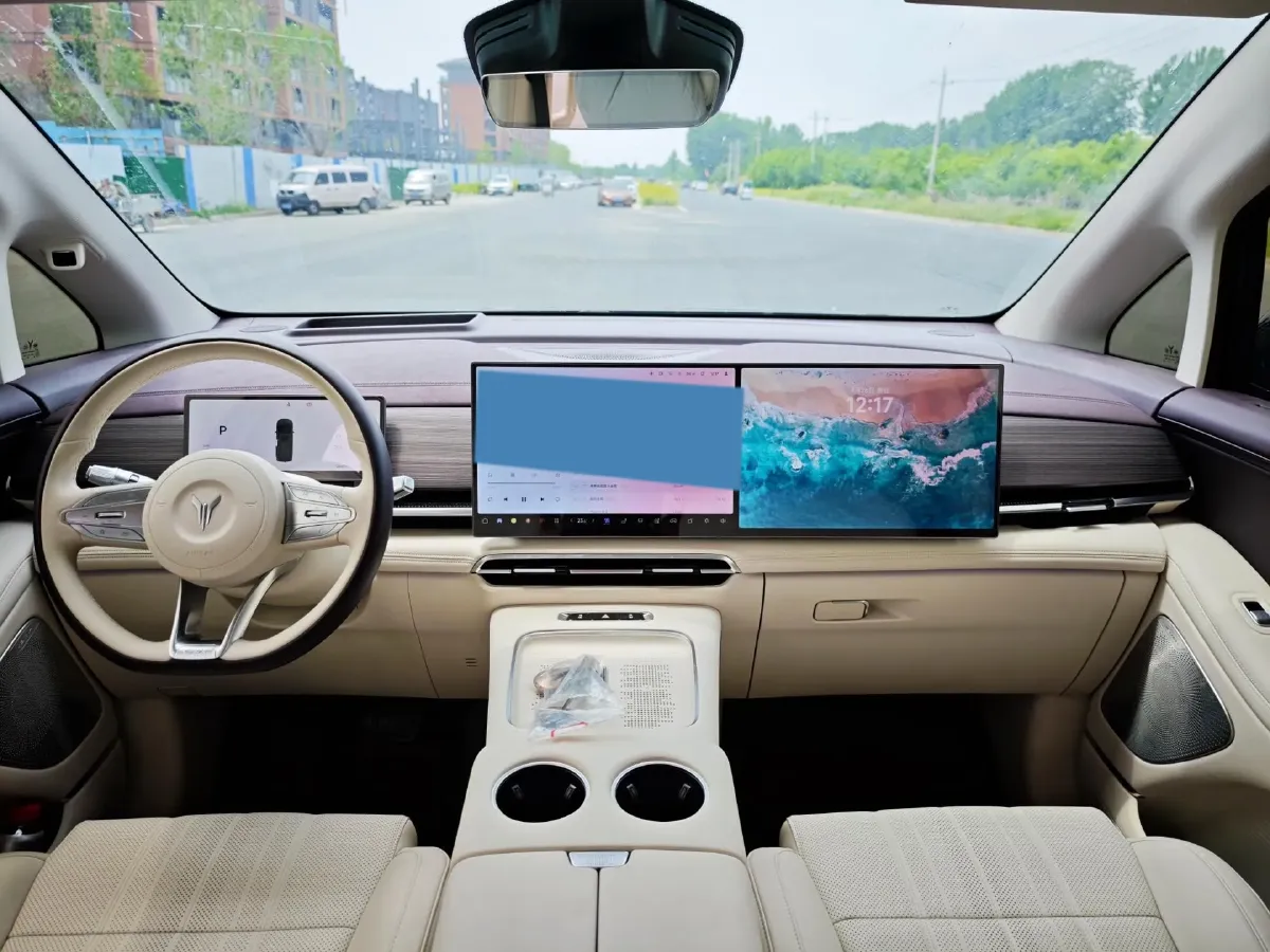 2026 Voyah Dream 1.5T 150HP L4 PHEV,autocango,china used car exporter,china ev exporter,chinese used car exporter,chinese used ev exporter