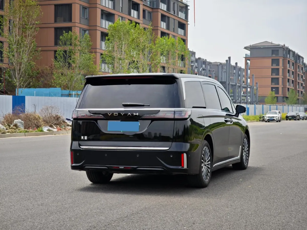 2026 Voyah Dream 1.5T 150HP L4 PHEV,autocango,china used car exporter,china ev exporter,chinese used car exporter,chinese used ev exporter