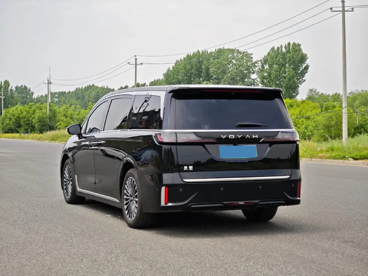 2026 Voyah Dream 1.5T 150HP L4 PHEV,autocango,china used car exporter,china ev exporter,chinese used car exporter,chinese used ev exporter