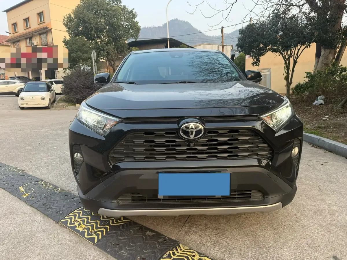 2021 Toyota RAV4 2.0L 171HP L4 CVT,autocango,china used car exporter,china ev exporter,chinese used car exporter,chinese used ev exporter