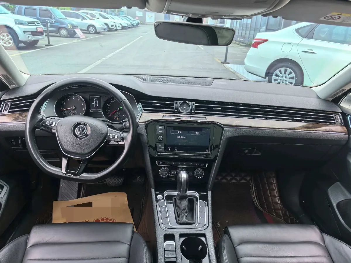 2019 Volkswagen Magotan 2.0T 186HP L4 7DCT,autocango,china used car exporter,china ev exporter,chinese used car exporter,chinese used ev exporter