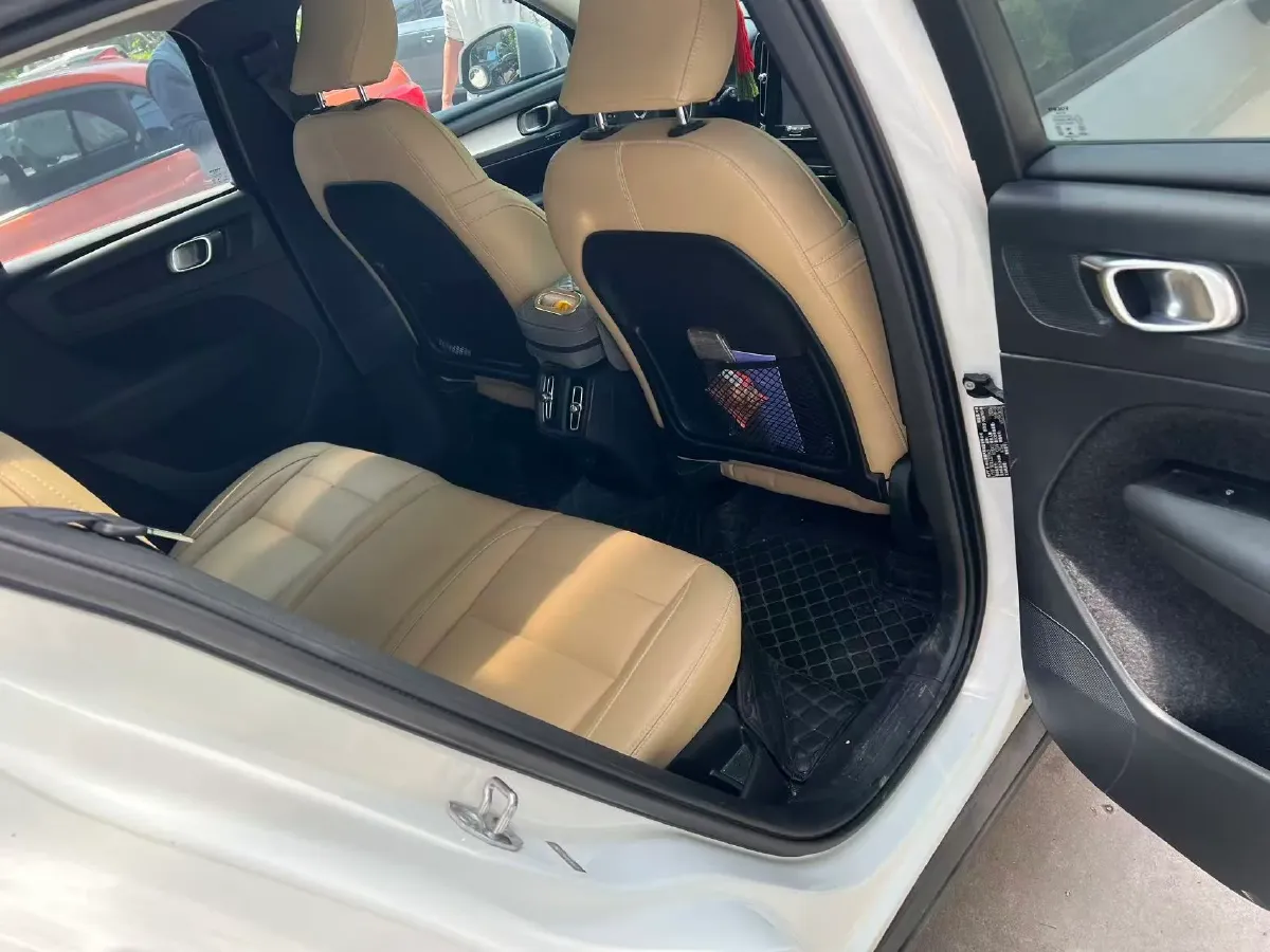 2020 Volvo XC40 1.5T 163HP L3 8AT,autocango,china used car exporter,china ev exporter,chinese used car exporter,chinese used ev exporter