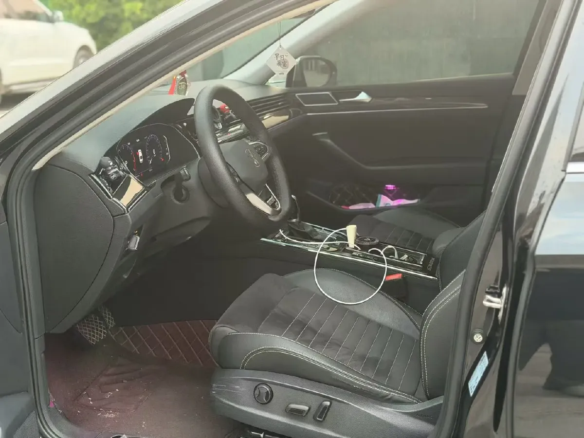 2020 Volkswagen Magotan 2.0T 186HP L4 7DCT,autocango,china used car exporter,china ev exporter,chinese used car exporter,chinese used ev exporter