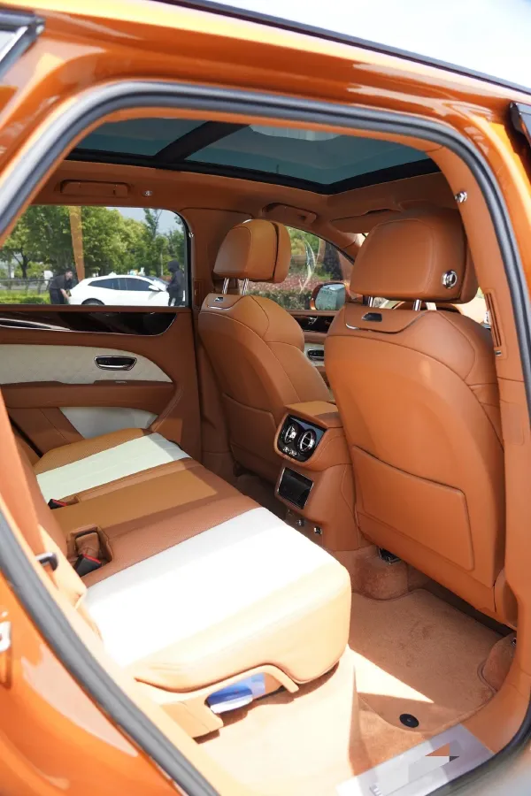 2022 Bentley Bentayga 4.0T 550HP V8 8AT,autocango,china used car exporter,china ev exporter,chinese used car exporter,chinese used ev exporter