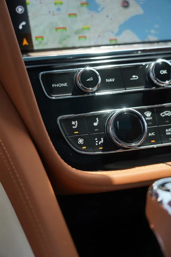 2022 Bentley Bentayga 4.0T 550HP V8 8AT,autocango,china used car exporter,china ev exporter,chinese used car exporter,chinese used ev exporter