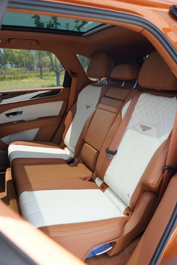 2022 Bentley Bentayga 4.0T 550HP V8 8AT,autocango,china used car exporter,china ev exporter,chinese used car exporter,chinese used ev exporter