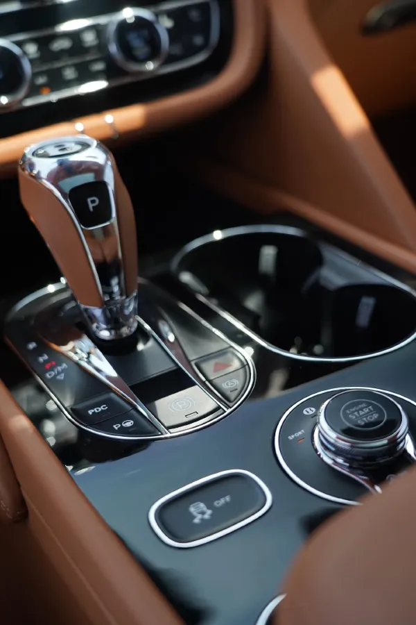 2022 Bentley Bentayga 4.0T 550HP V8 8AT,autocango,china used car exporter,china ev exporter,chinese used car exporter,chinese used ev exporter