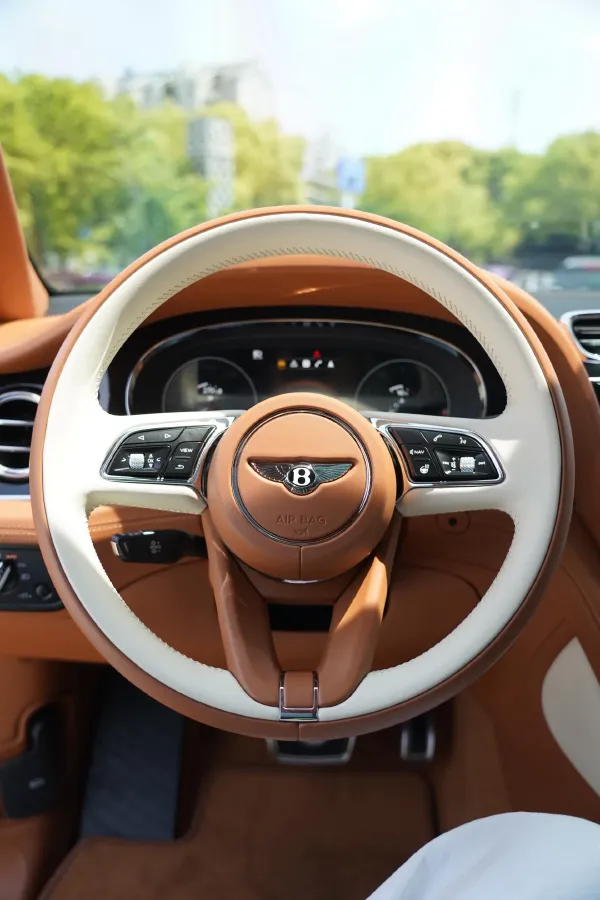 2022 Bentley Bentayga 4.0T 550HP V8 8AT,autocango,china used car exporter,china ev exporter,chinese used car exporter,chinese used ev exporter