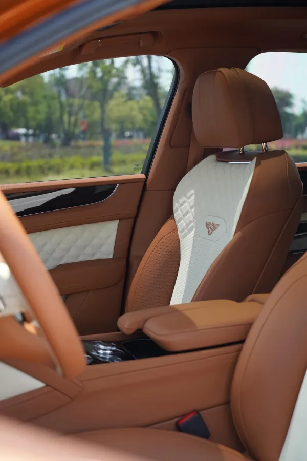 2022 Bentley Bentayga 4.0T 550HP V8 8AT,autocango,china used car exporter,china ev exporter,chinese used car exporter,chinese used ev exporter