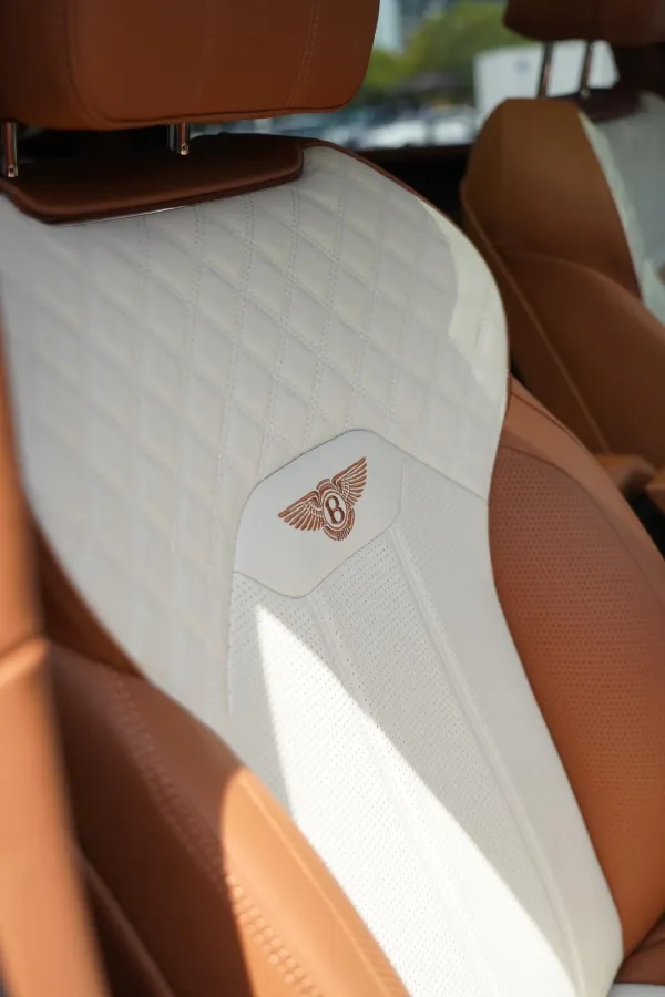 2022 Bentley Bentayga 4.0T 550HP V8 8AT,autocango,china used car exporter,china ev exporter,chinese used car exporter,chinese used ev exporter