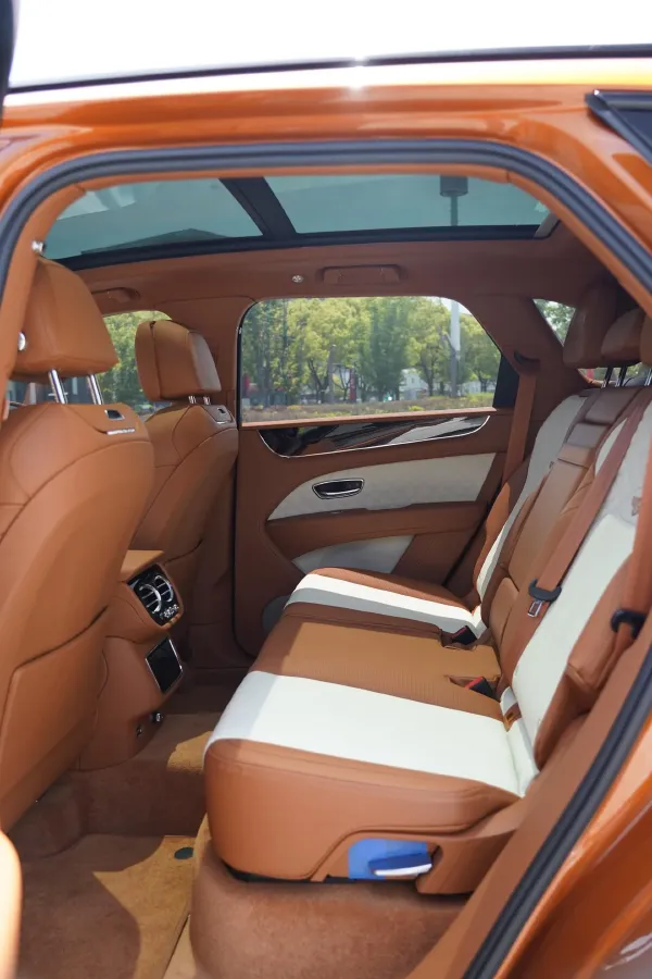 2022 Bentley Bentayga 4.0T 550HP V8 8AT,autocango,china used car exporter,china ev exporter,chinese used car exporter,chinese used ev exporter