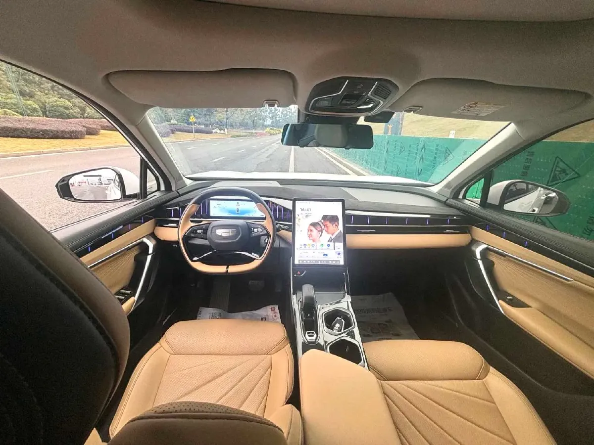 2023 Geely StarRay 1.5T 181HP L4 7DCT,autocango,china used car exporter,china ev exporter,chinese used car exporter,chinese used ev exporter