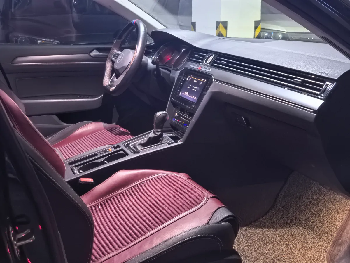 2020 Volkswagen Magotan 2.0T 186HP L4 7DCT,autocango,china used car exporter,china ev exporter,chinese used car exporter,chinese used ev exporter