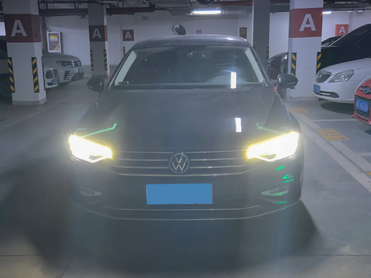 2020 Volkswagen Magotan 2.0T 186HP L4 7DCT,autocango,china used car exporter,china ev exporter,chinese used car exporter,chinese used ev exporter