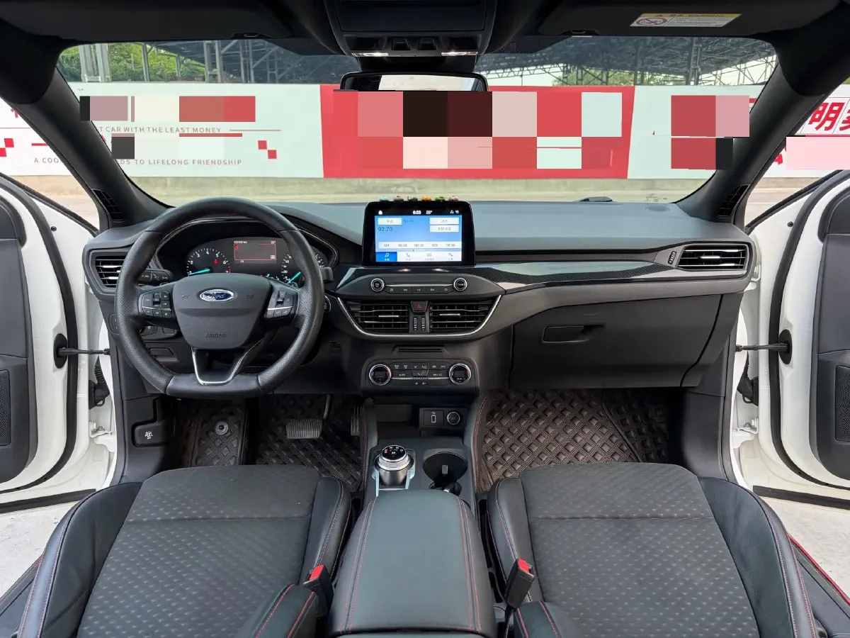 2020 Ford Focus 1.5T 174HP L3 8AT,autocango,china used car exporter,china ev exporter,chinese used car exporter,chinese used ev exporter