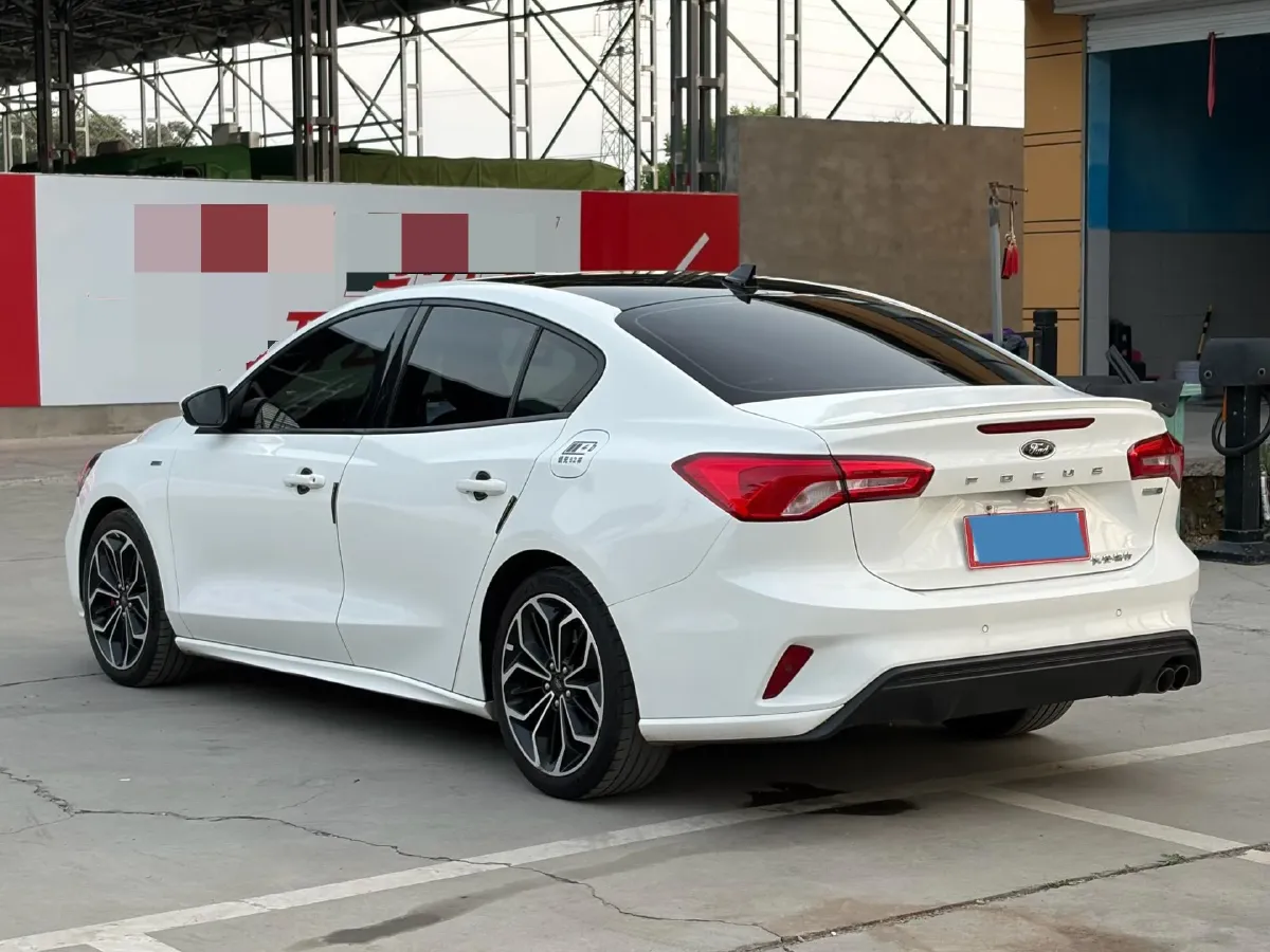 2020 Ford Focus 1.5T 174HP L3 8AT,autocango,china used car exporter,china ev exporter,chinese used car exporter,chinese used ev exporter