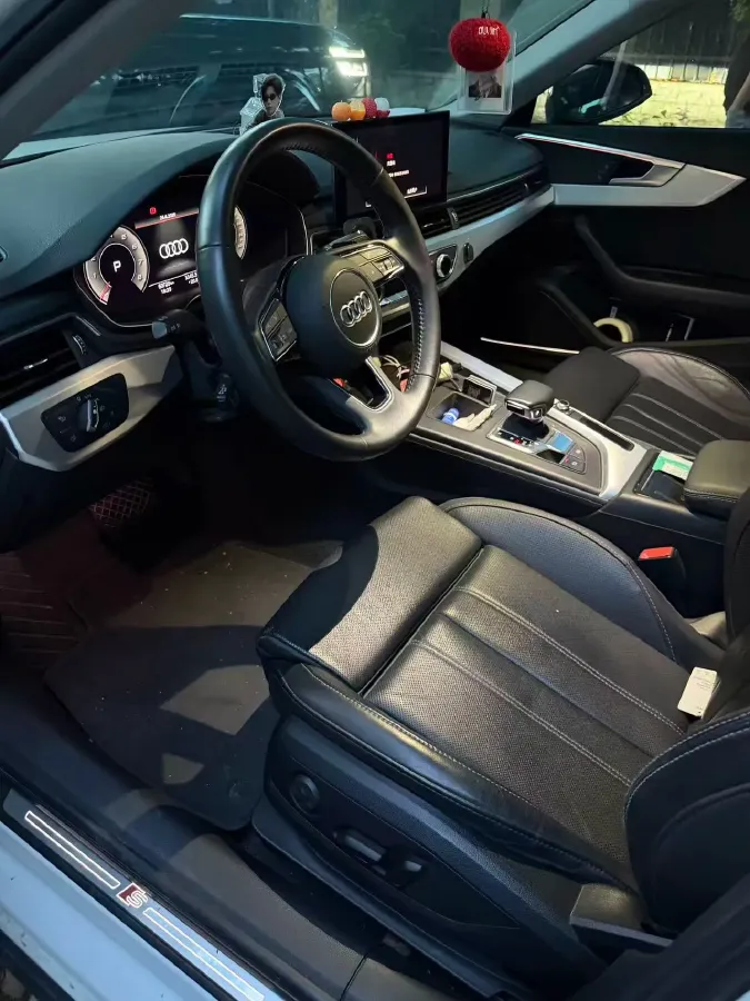 2020 Audi A4L 2.0T 190HP L4 7DCT,autocango,china used car exporter,china ev exporter,chinese used car exporter,chinese used ev exporter