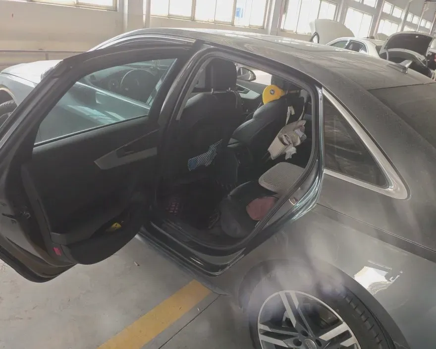 2020 Audi A4L 2.0T 190HP L4 7DCT,autocango,china used car exporter,china ev exporter,chinese used car exporter,chinese used ev exporter