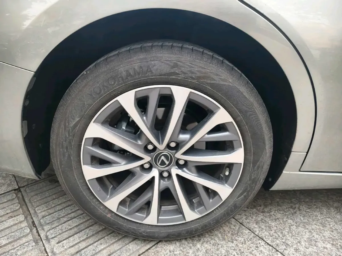 2025 Lexus ES 2.0L 173HP L4 CVT,autocango,china used car exporter,china ev exporter,chinese used car exporter,chinese used ev exporter