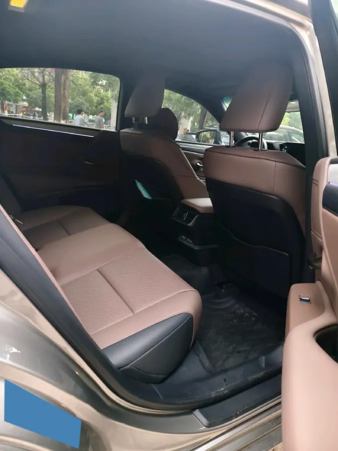 2025 Lexus ES 2.0L 173HP L4 CVT,autocango,china used car exporter,china ev exporter,chinese used car exporter,chinese used ev exporter