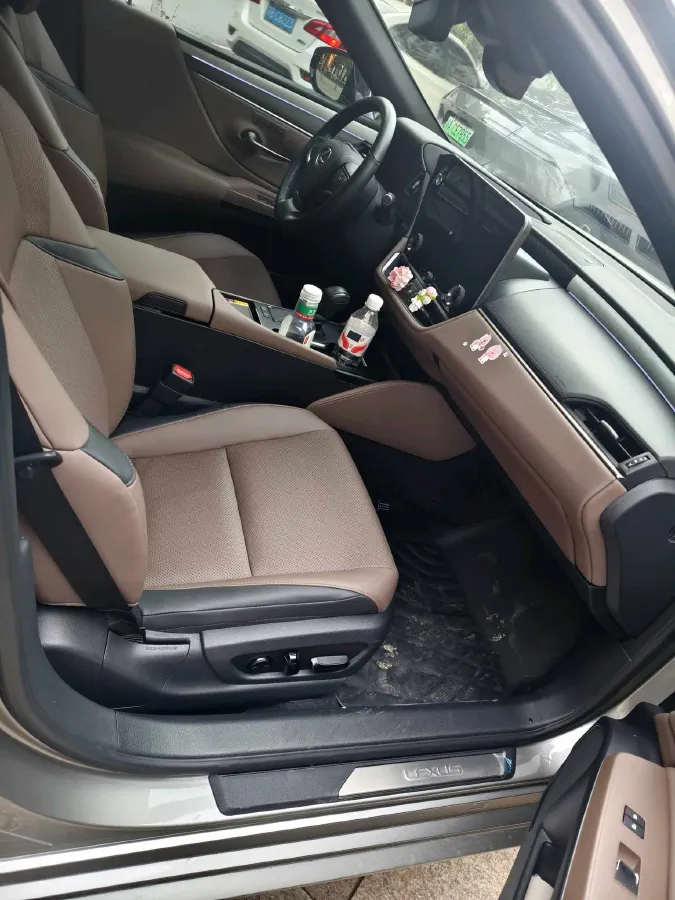 2025 Lexus ES 2.0L 173HP L4 CVT,autocango,china used car exporter,china ev exporter,chinese used car exporter,chinese used ev exporter