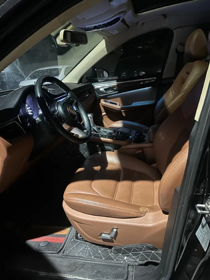 2017 Zotye SR9 2.0T 190HP L4 6DCT,autocango,china used car exporter,china ev exporter,chinese used car exporter,chinese used ev exporter