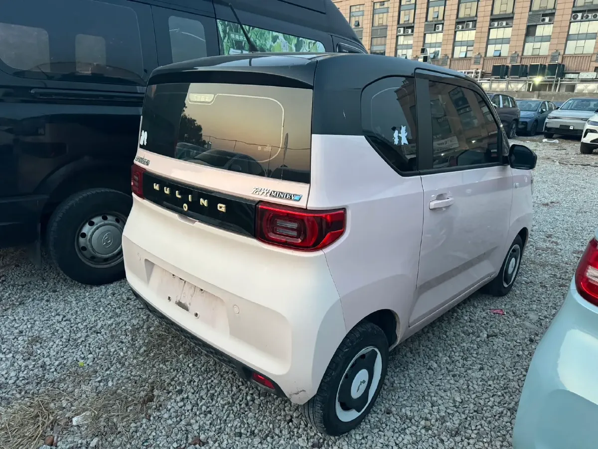 2022 WuLing HongGuang MINI EV BEV 9KWH,autocango,china used car exporter,china ev exporter,chinese used car exporter,chinese used ev exporter