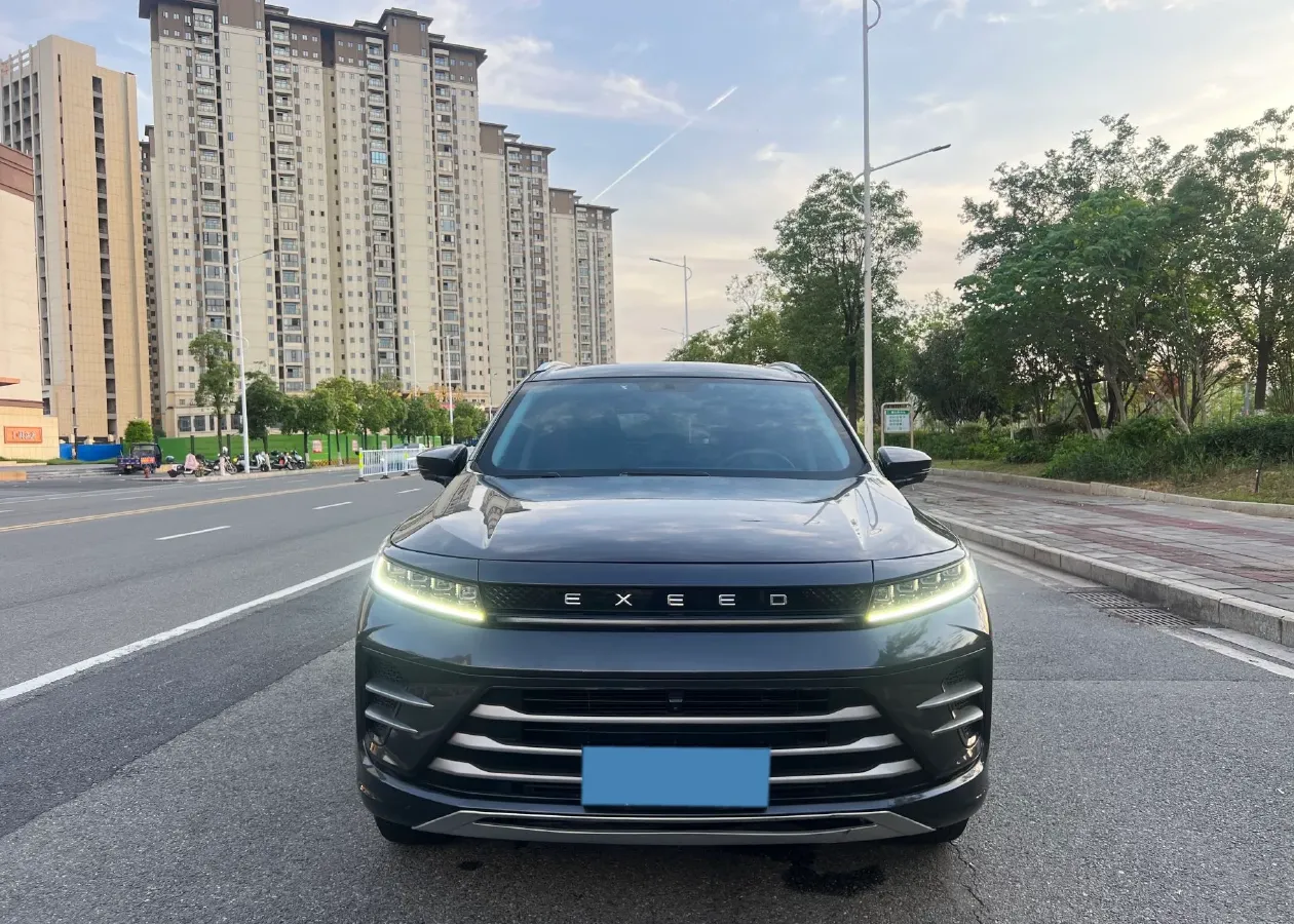 2022 ChangAn CS75 Plus 1.5T 188HP L4 8AT,autocango,china used car exporter,china ev exporter,chinese used car exporter,chinese used ev exporter