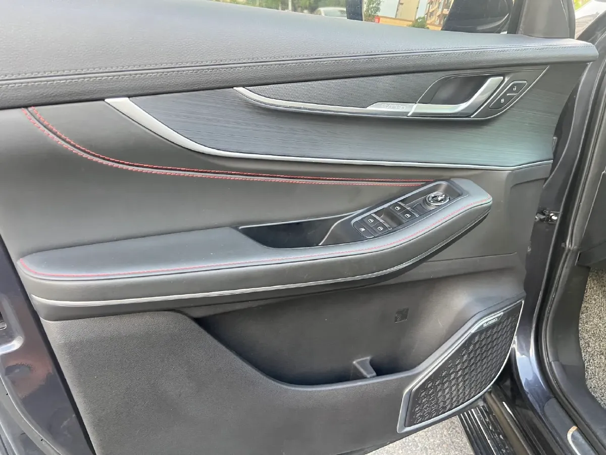 2022 ChangAn CS75 Plus 1.5T 188HP L4 8AT,autocango,china used car exporter,china ev exporter,chinese used car exporter,chinese used ev exporter