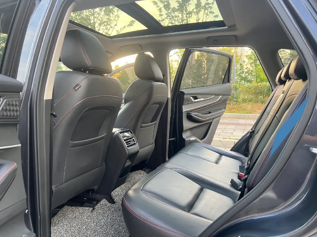 2022 ChangAn CS75 Plus 1.5T 188HP L4 8AT,autocango,china used car exporter,china ev exporter,chinese used car exporter,chinese used ev exporter