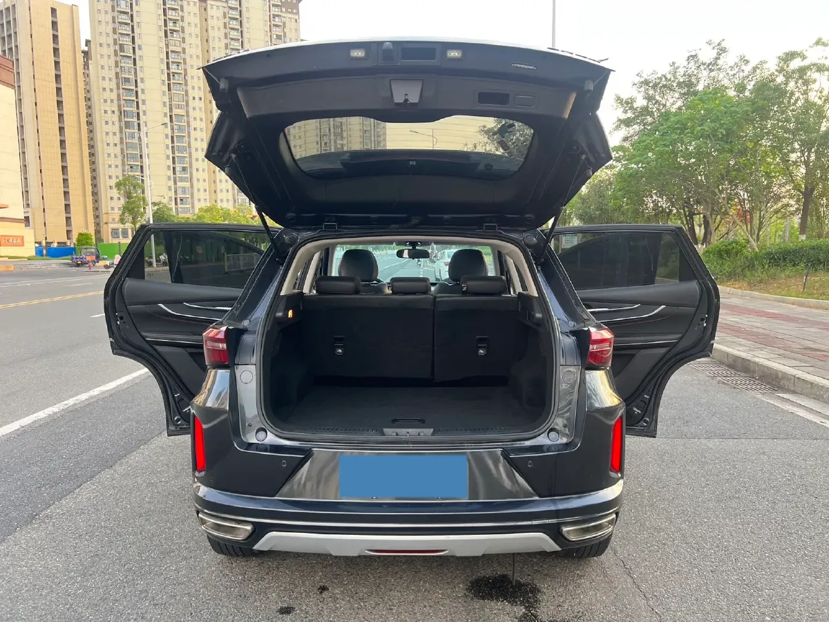 2022 ChangAn CS75 Plus 1.5T 188HP L4 8AT,autocango,china used car exporter,china ev exporter,chinese used car exporter,chinese used ev exporter