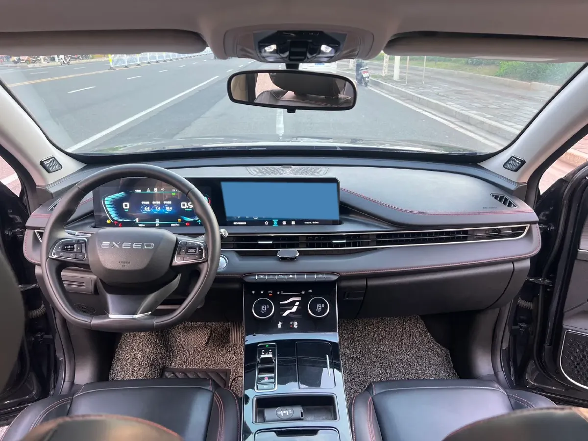 2022 ChangAn CS75 Plus 1.5T 188HP L4 8AT,autocango,china used car exporter,china ev exporter,chinese used car exporter,chinese used ev exporter