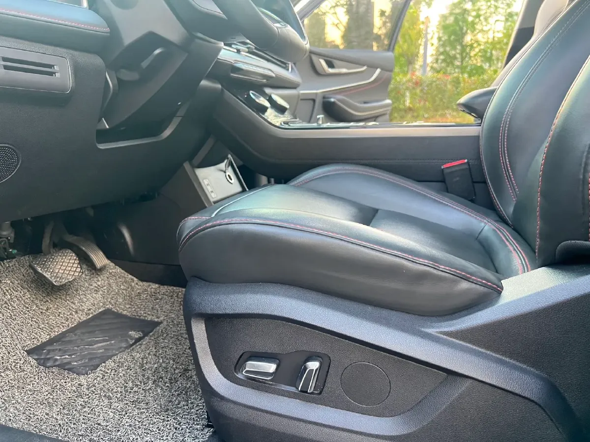 2022 ChangAn CS75 Plus 1.5T 188HP L4 8AT,autocango,china used car exporter,china ev exporter,chinese used car exporter,chinese used ev exporter