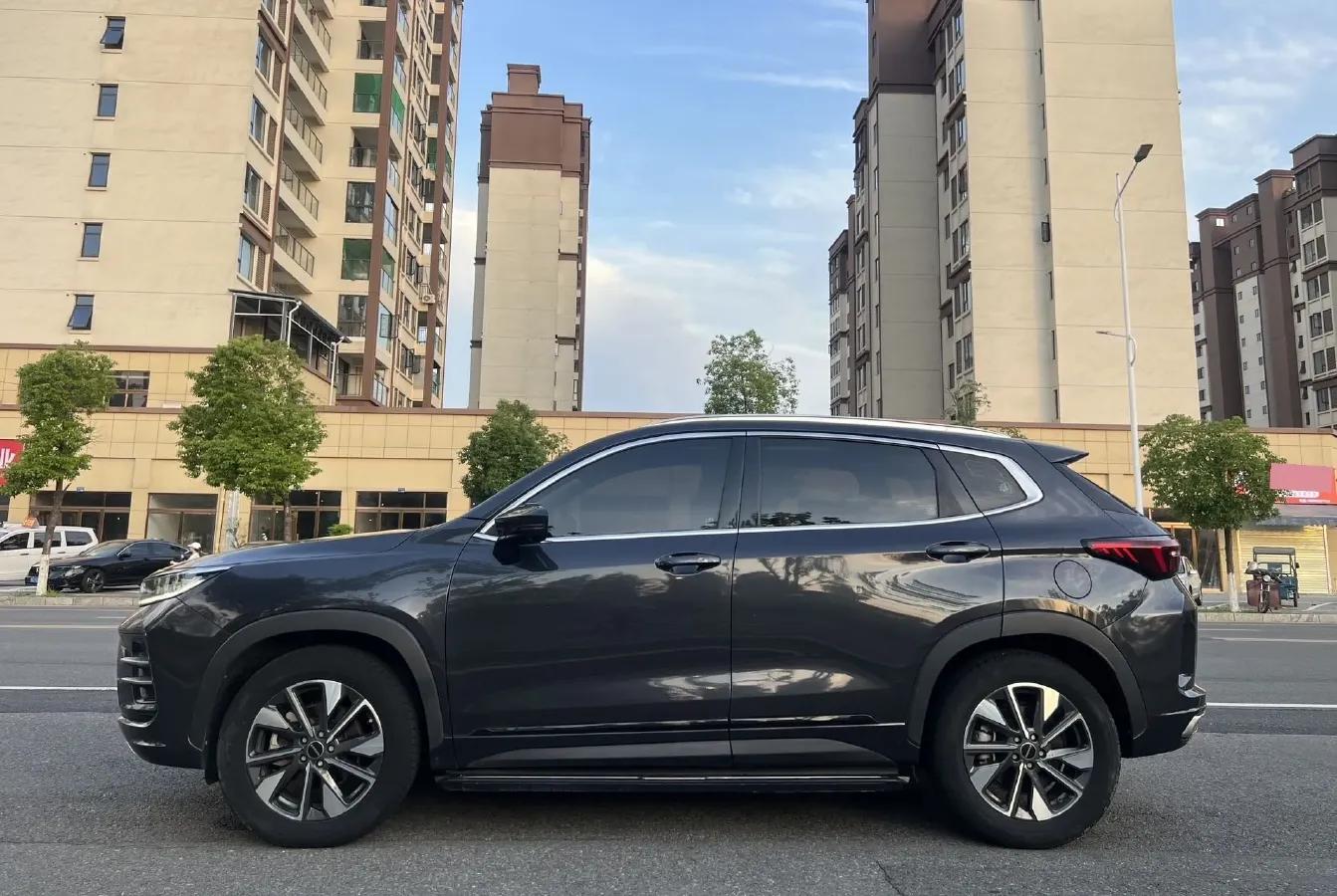 2022 ChangAn CS75 Plus 1.5T 188HP L4 8AT,autocango,china used car exporter,china ev exporter,chinese used car exporter,chinese used ev exporter