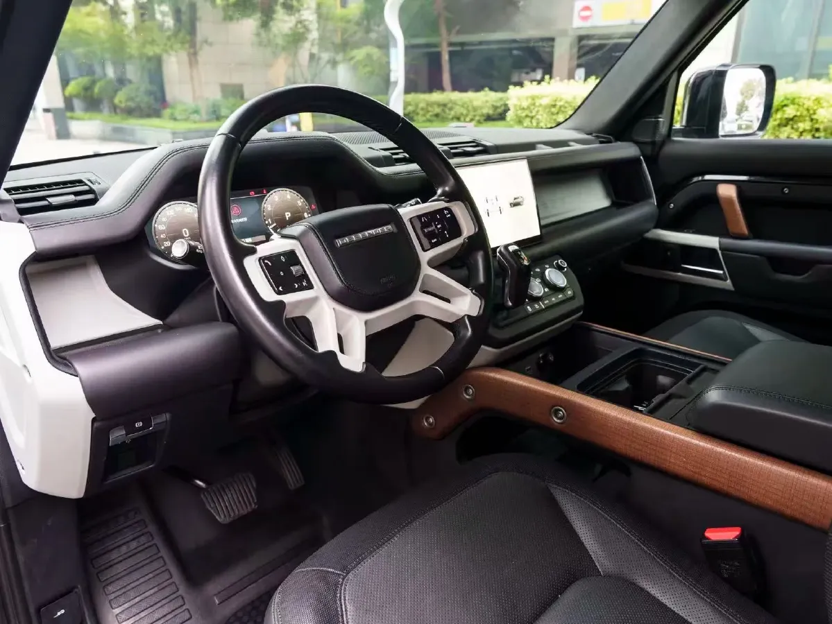2023 Land Rover Defender 3.0T 400HP L6 8AT,autocango,china used car exporter,china ev exporter,chinese used car exporter,chinese used ev exporter