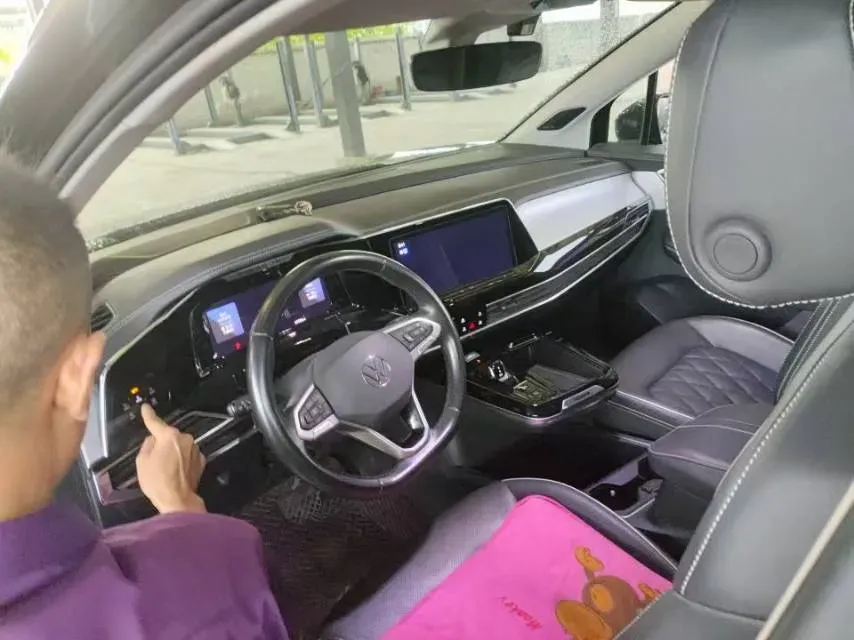 2022 Volkswagen Talagon 2.5T 299HP V6 7DCT,autocango,china used car exporter,china ev exporter,chinese used car exporter,chinese used ev exporter