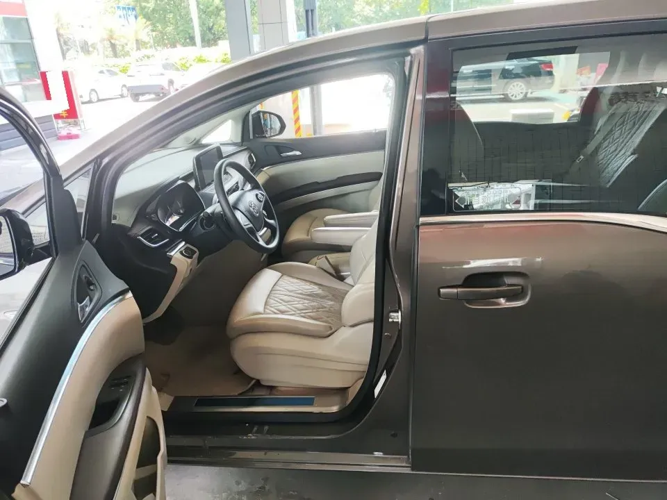 2022 Buick GL8 2.0T 237HP L4 9AT,autocango,china used car exporter,china ev exporter,chinese used car exporter,chinese used ev exporter